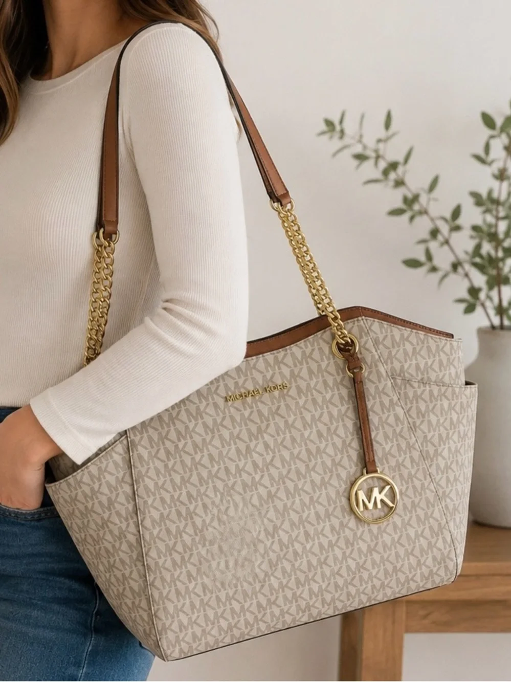 Michael Kors Jet Set Large Signature Logo Shoulder Bag Vanilla MK Logo Tote